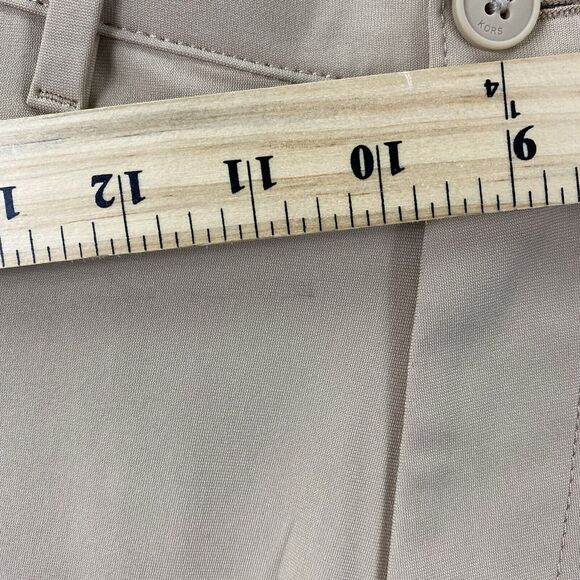 Michael Kors Tech Shorts Mens 28 Beige 8 Inseam Wicking Lightweight Outdoors - Picture 13 of 13